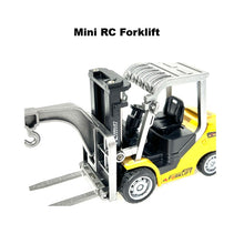Load image into Gallery viewer, Mini RC Forklift Scale 1:64 (Phone control via Bluetooth or Controller)