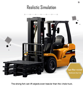 Huina 8 channel RC Forklift with interchangeable hook attachment 1577 2.4G Scale 1:10
