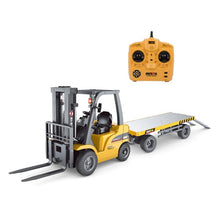 Load image into Gallery viewer, Huina 8 channel RC Forklift with interchangeable hook attachment 1576 2.4G Scale 1:10 with flatbed
