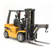 Load image into Gallery viewer, Huina 8 channel RC Forklift with interchangeable hook attachment 1576 2.4G Scale 1:10 with flatbed